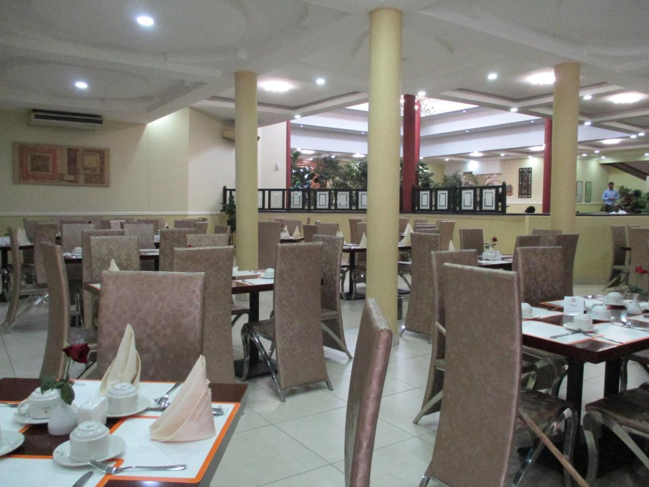 Crossroads Hotel Lilongwe Exterior foto